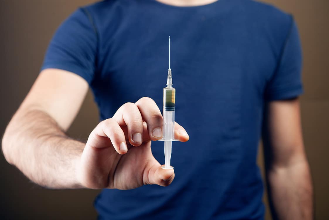 testostérone : homme en bonne santé pratiquant une activité physique